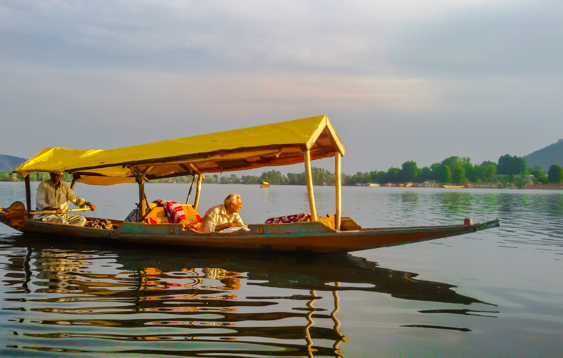 Shikara Ride in Dal lake (At your own cost )